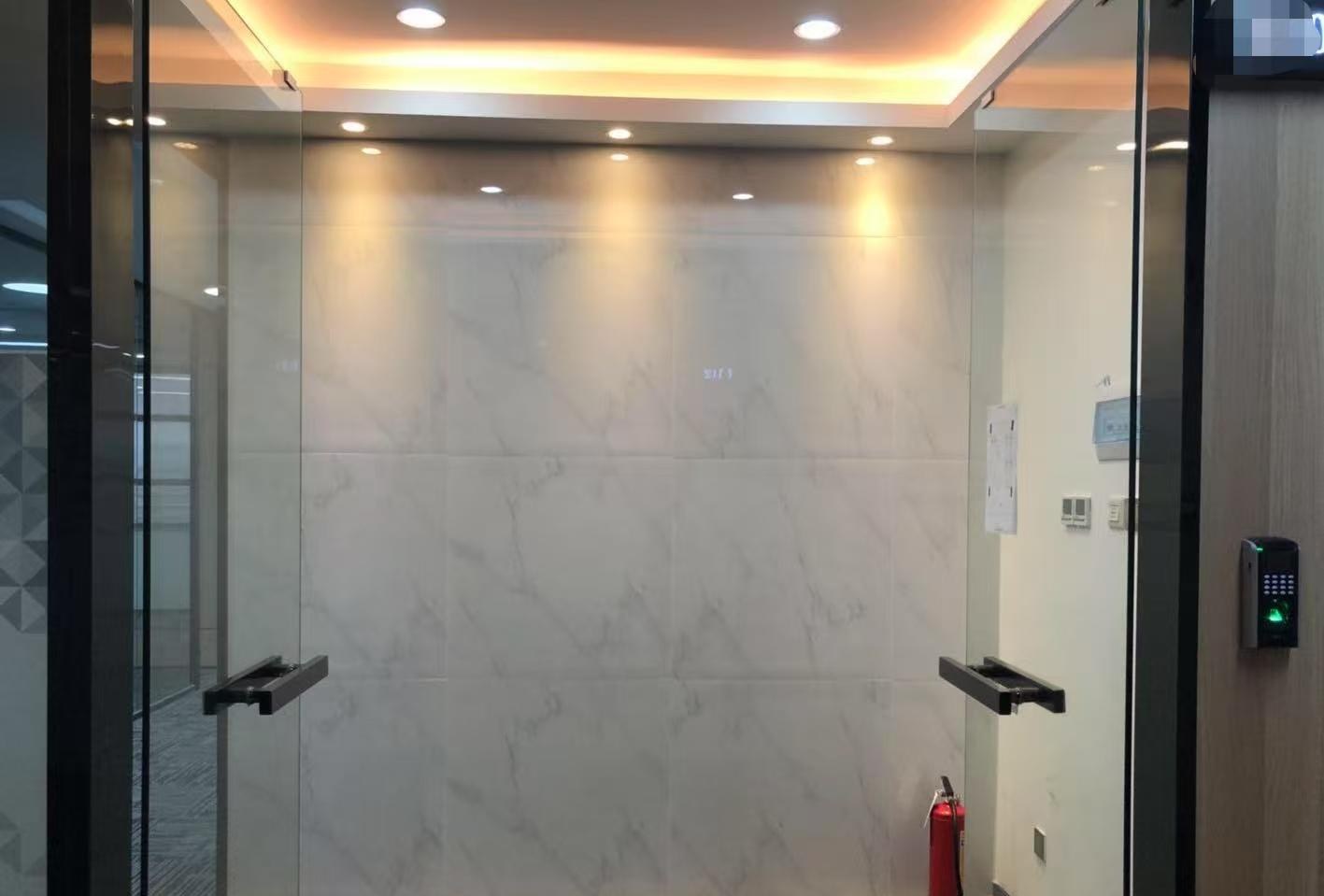 众鑫科技大厦 128㎡ 精装 中楼层办公室出租