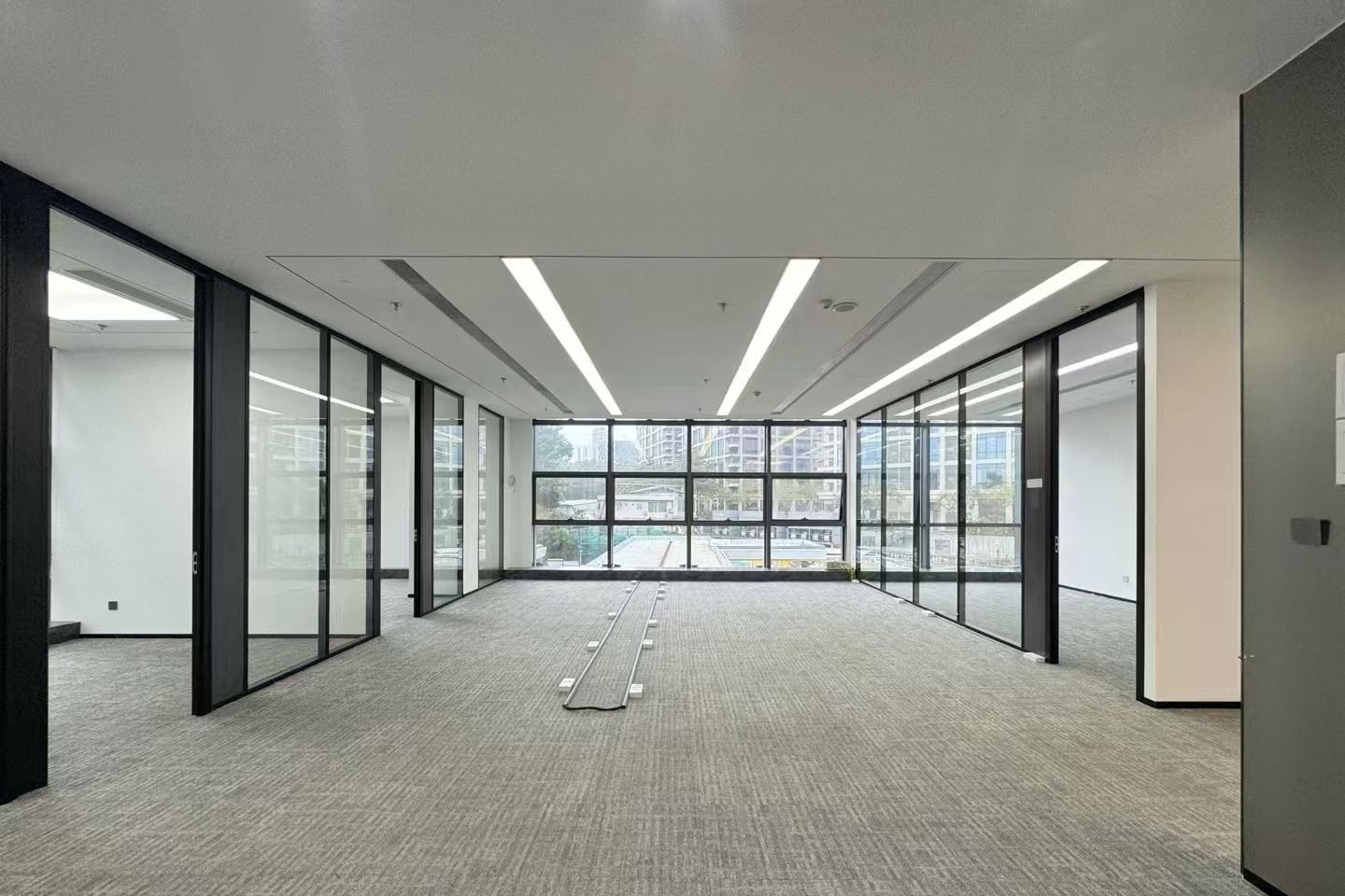 绿景美景广场 421㎡ 精装 中楼层办公室出租实景图