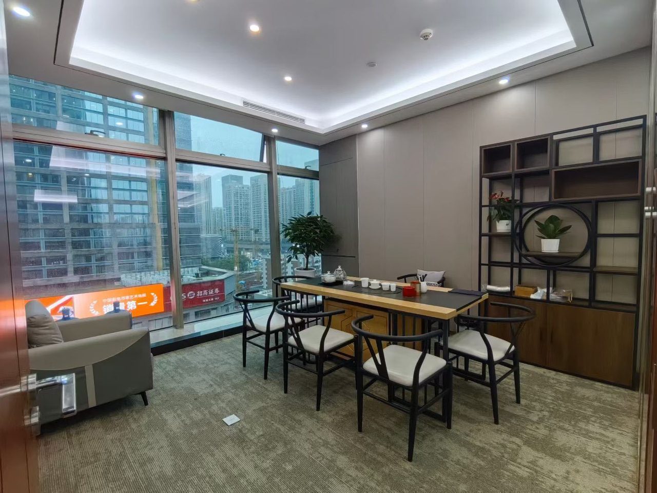 卓越世纪中心339㎡精装办公室出租,中层北向采光好