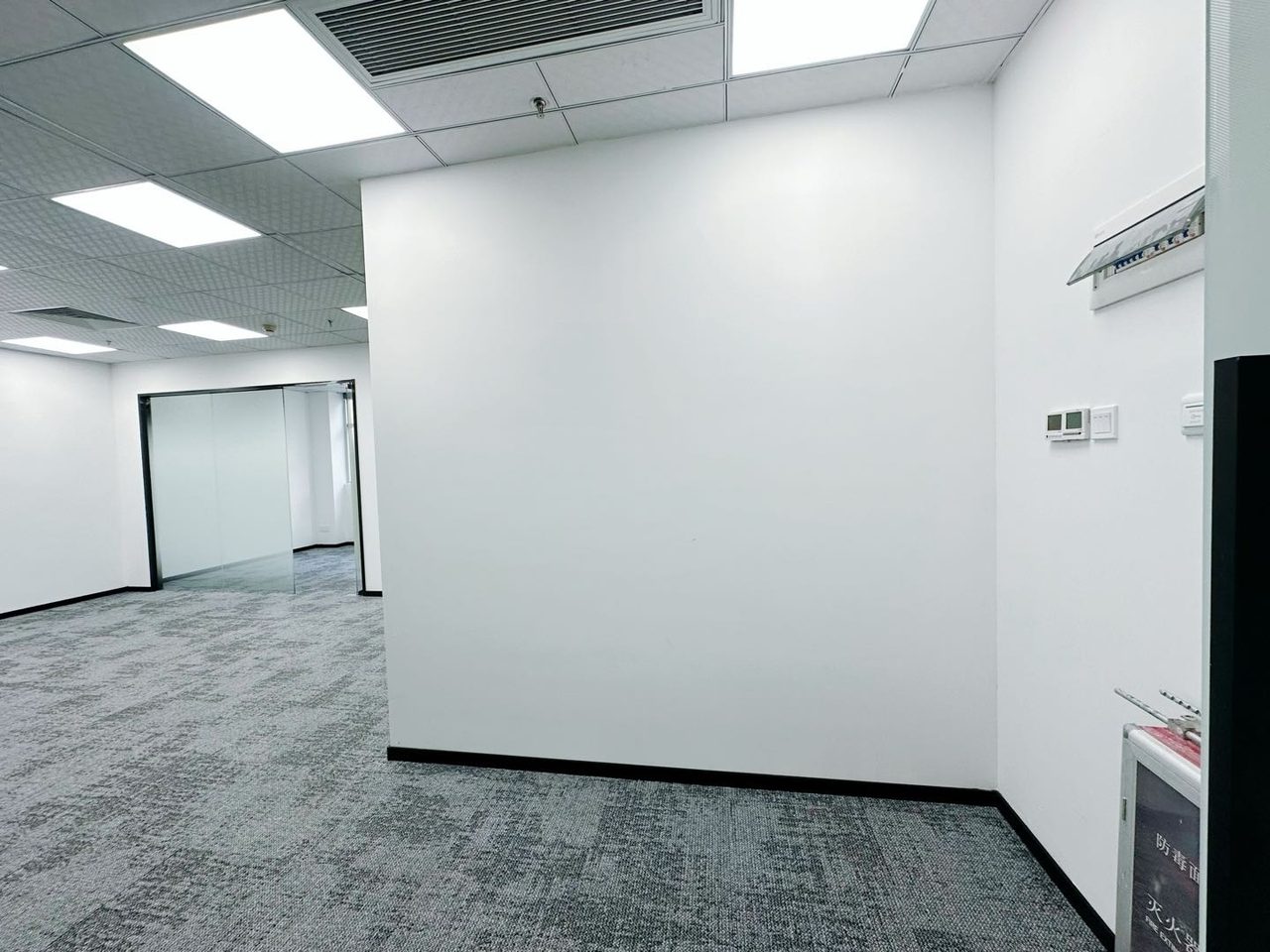 惠恒大厦写字楼155㎡精装户型·中层东向出租