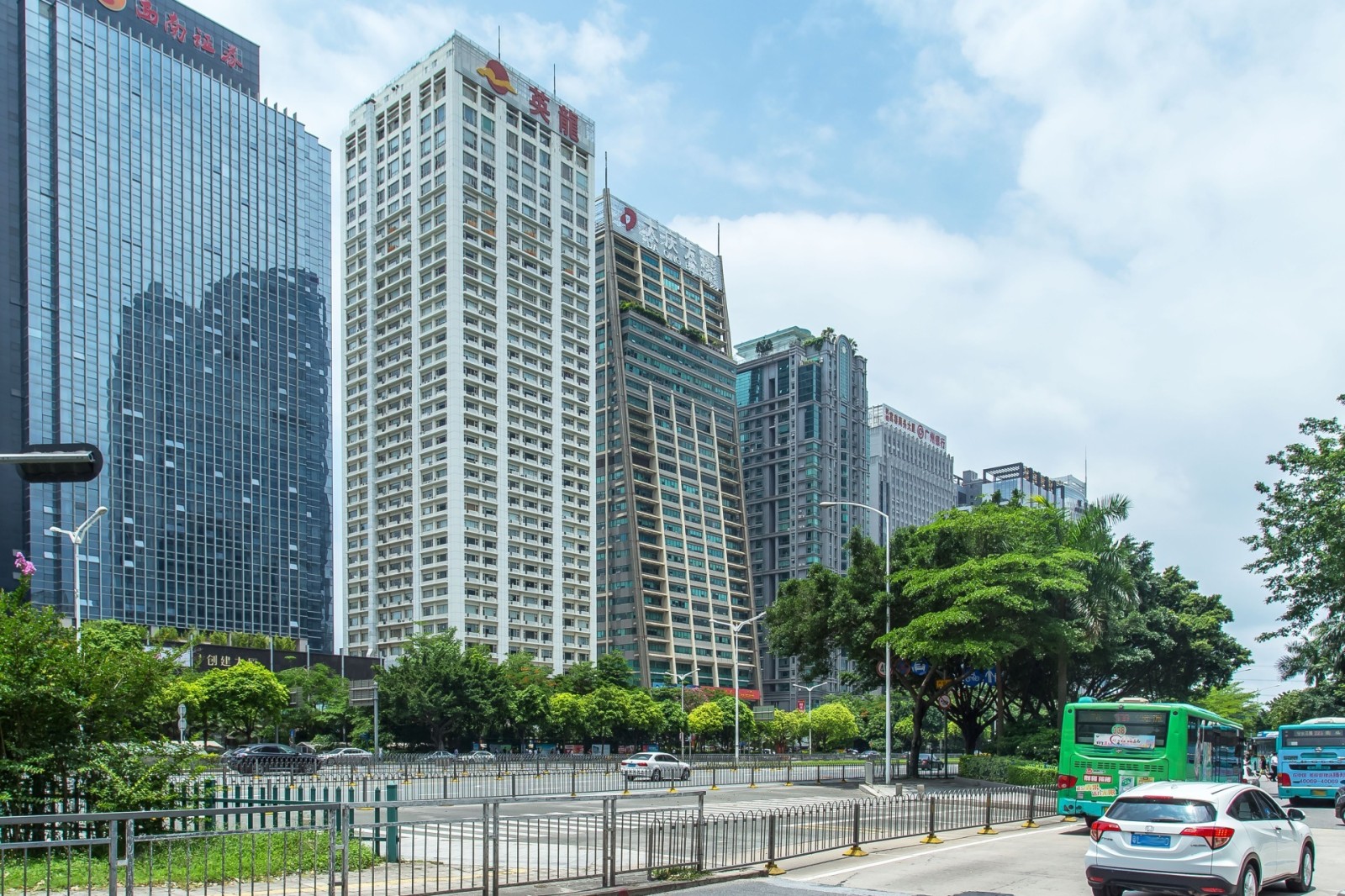 大庆大厦实景图