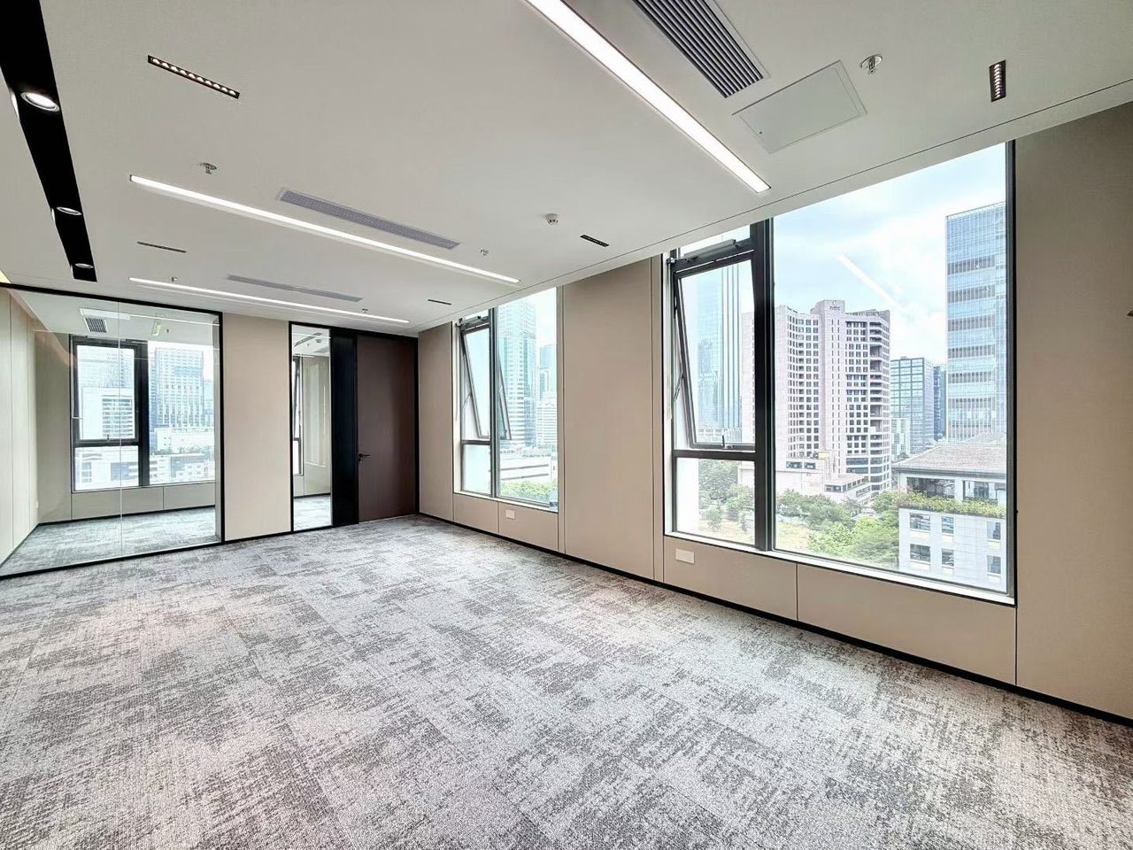南山区科技园 远望谷大厦159㎡精装办公间低层出租实景图