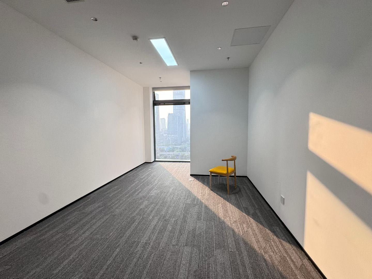 皇庭中心 339㎡ 精装 中层办公室出租