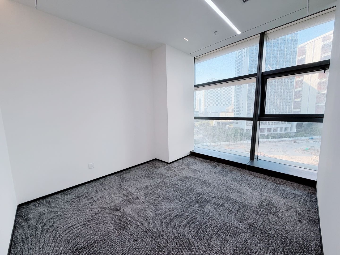 前海自贸大厦 125㎡ 精装 低层办公室出租