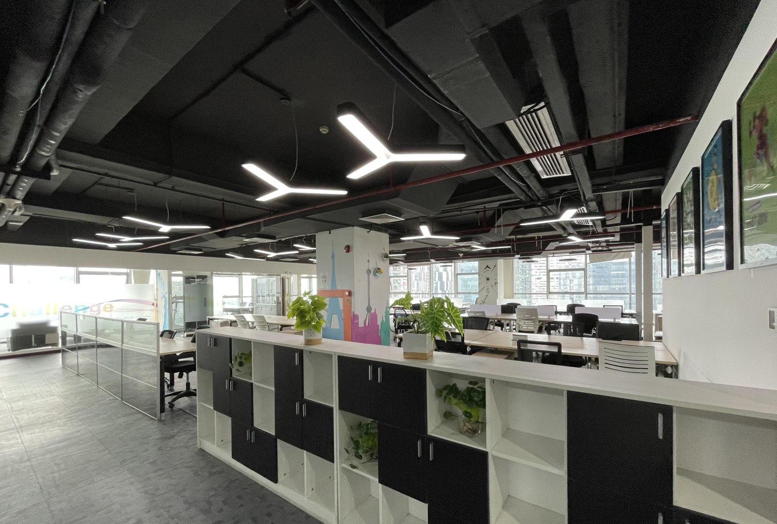 南海意库 500㎡ 精装 中楼层办公室出租实景图