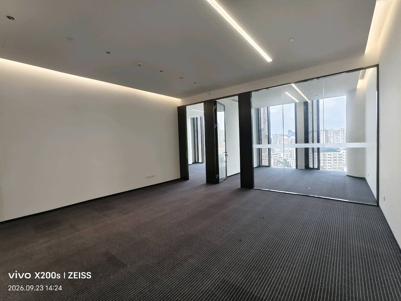 南山区南油 华联城市中心187.65㎡精装办公间中层出租