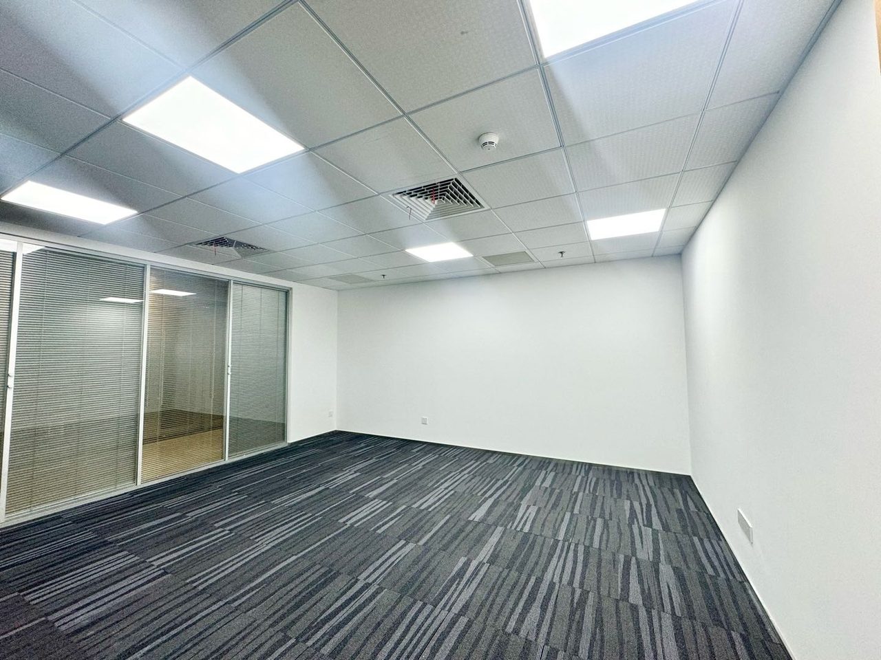 研祥科技大厦写字楼393㎡精装户型·高层四面采光向出租