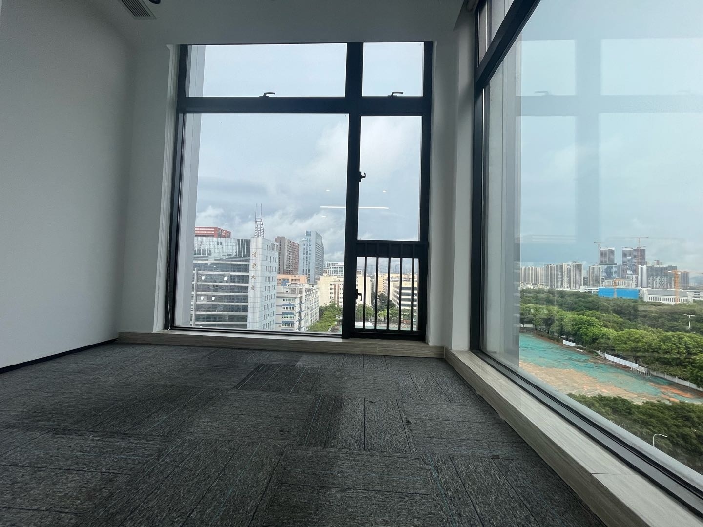 稻兴环球科创中心(信义领域) 171.93㎡ 精装 中层办公室出租