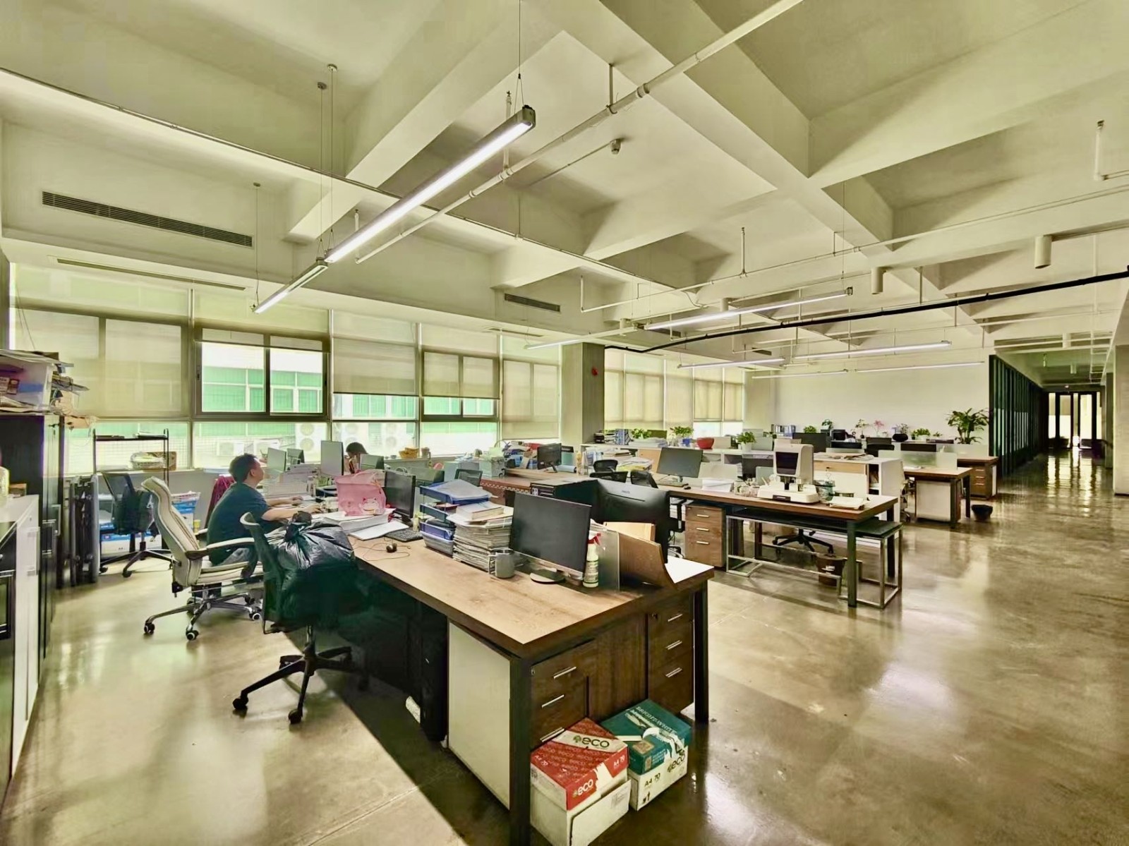 保税区万利大厦2041㎡整层/分租