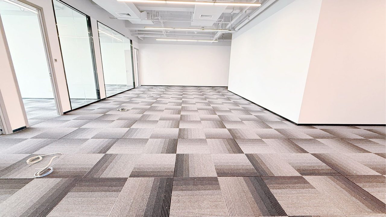 唐商科技大厦227㎡精装办公室出租,中层南向采光好
