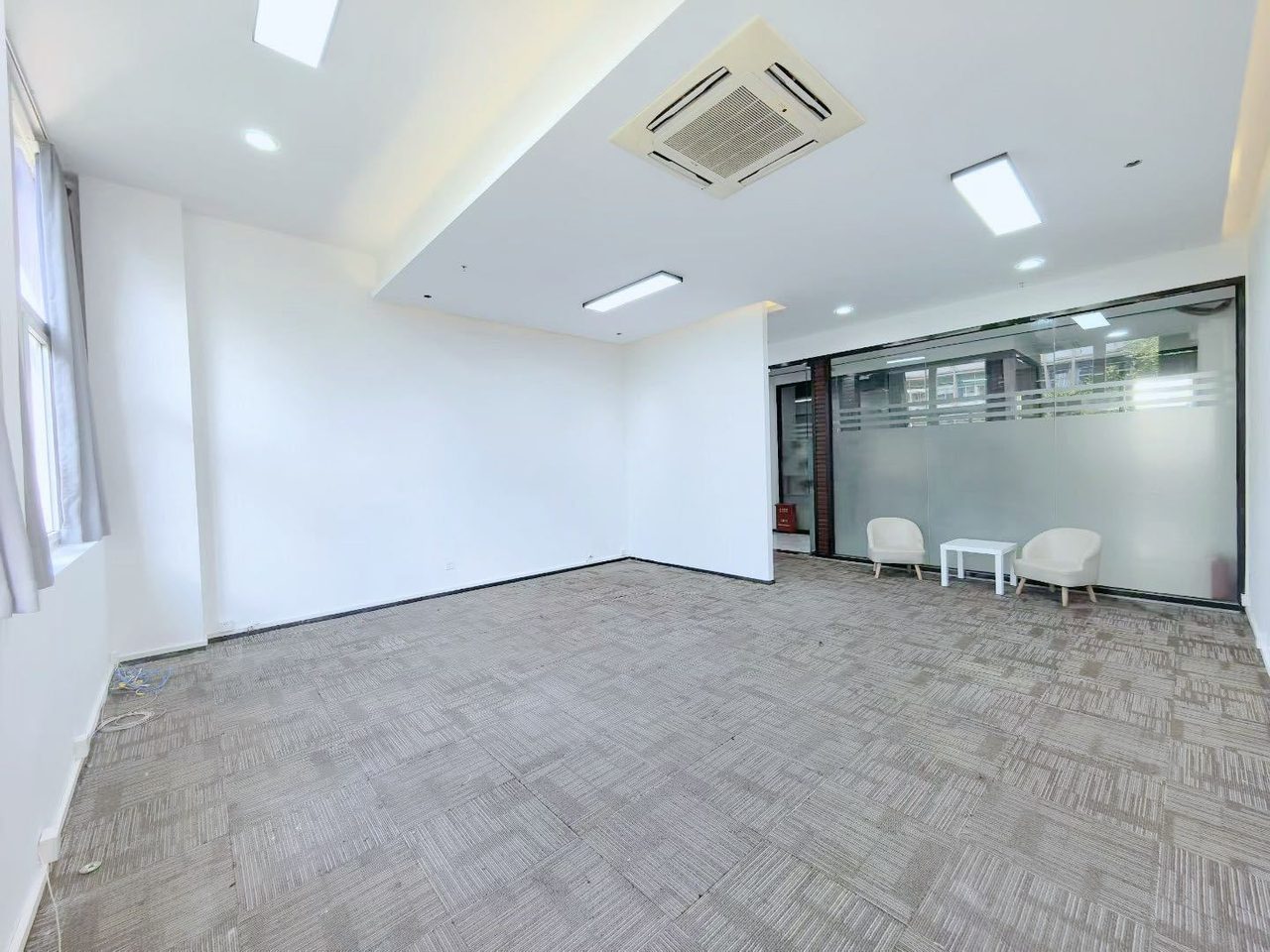 园西工业区119㎡精装办公室出租,低层北向采光好