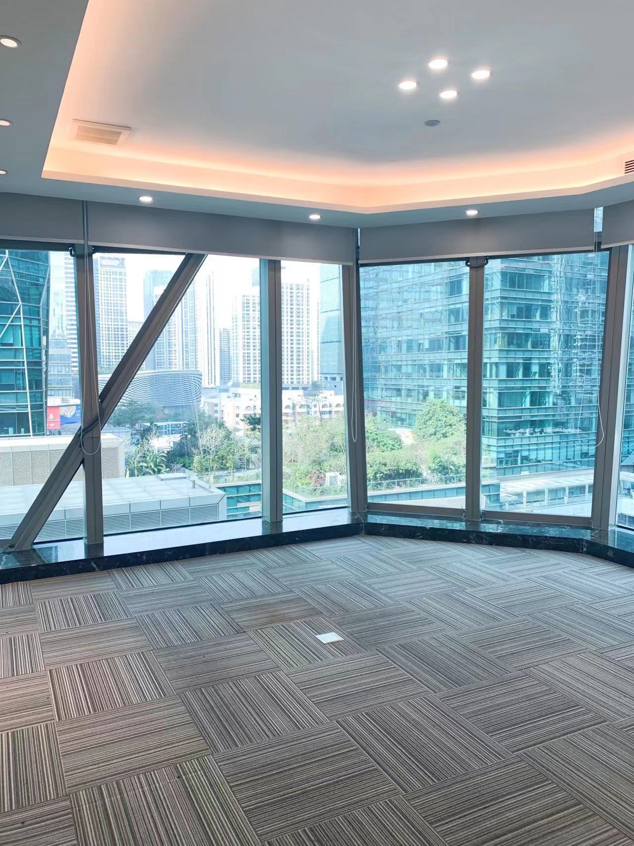 皇岗商务中心392㎡精装办公室出租，中层东北向采光好实景图