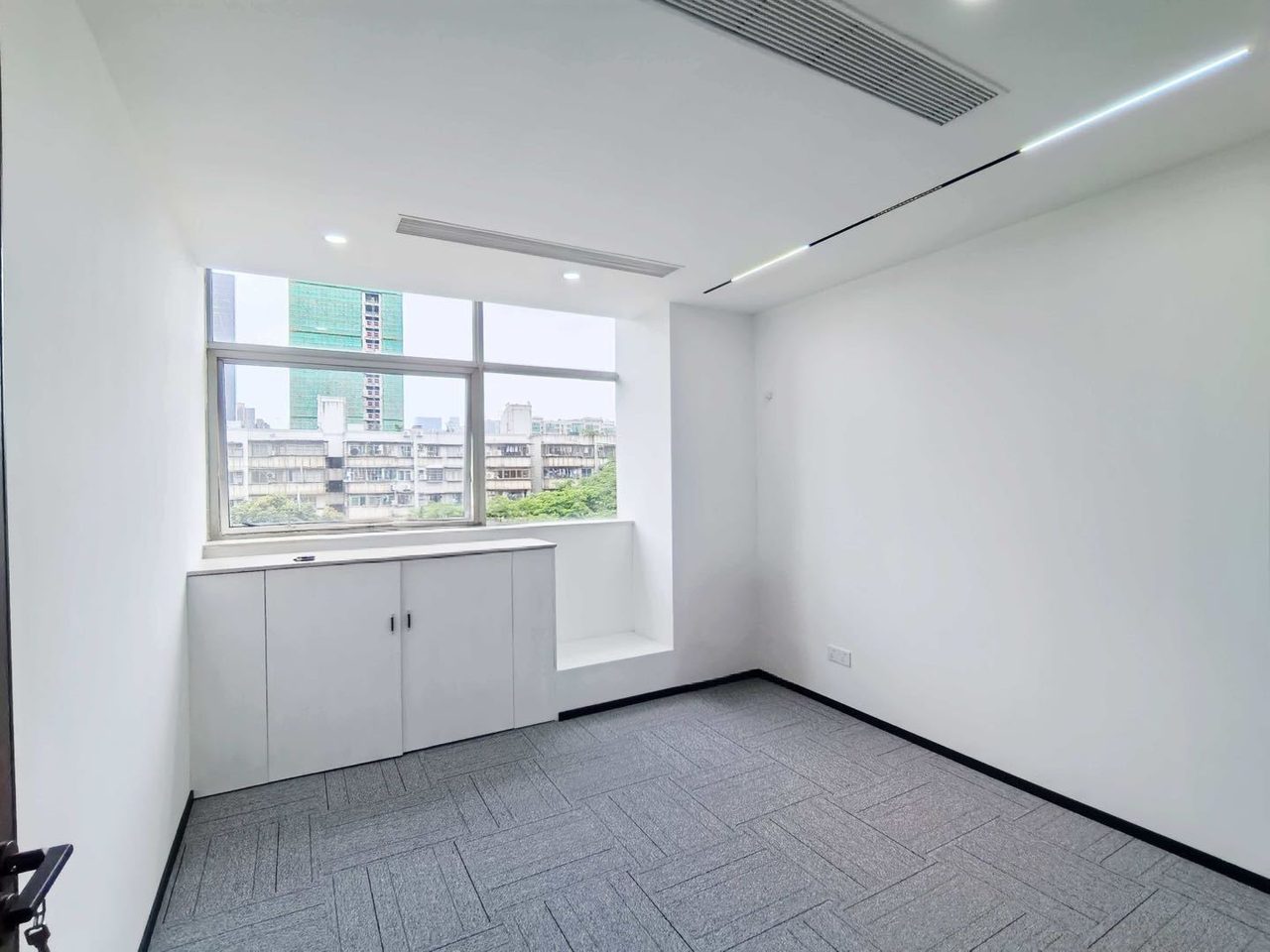 93㎡精装办公室 深圳软件园·近高新中站·中层