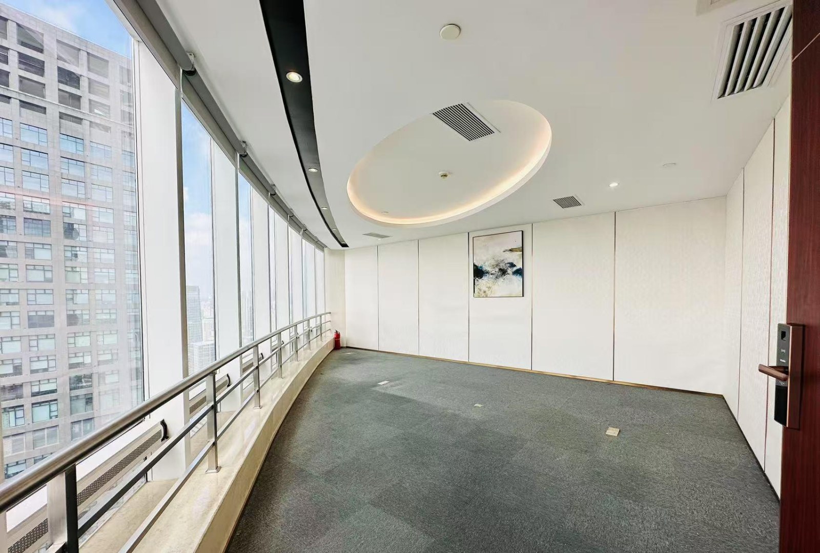 财富大厦 202.5㎡ 精装 高楼层办公室出租