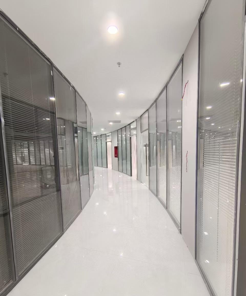 兴万和购物广场(民乐立交) 300㎡ 精装 低楼层办公室出租
