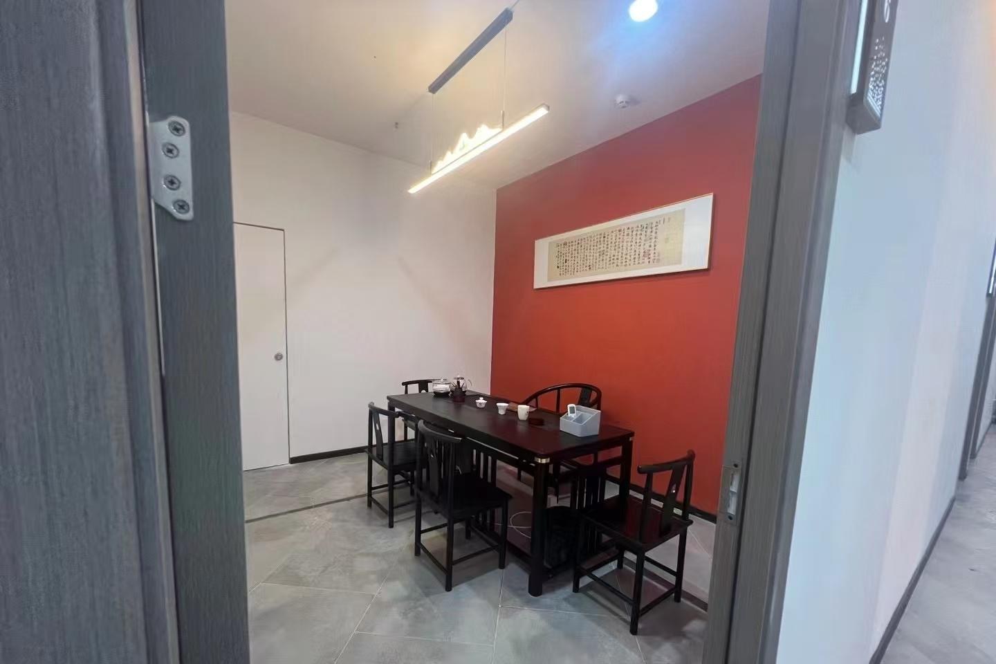 万盛创业园 1700㎡ 精装 低楼层办公室出租