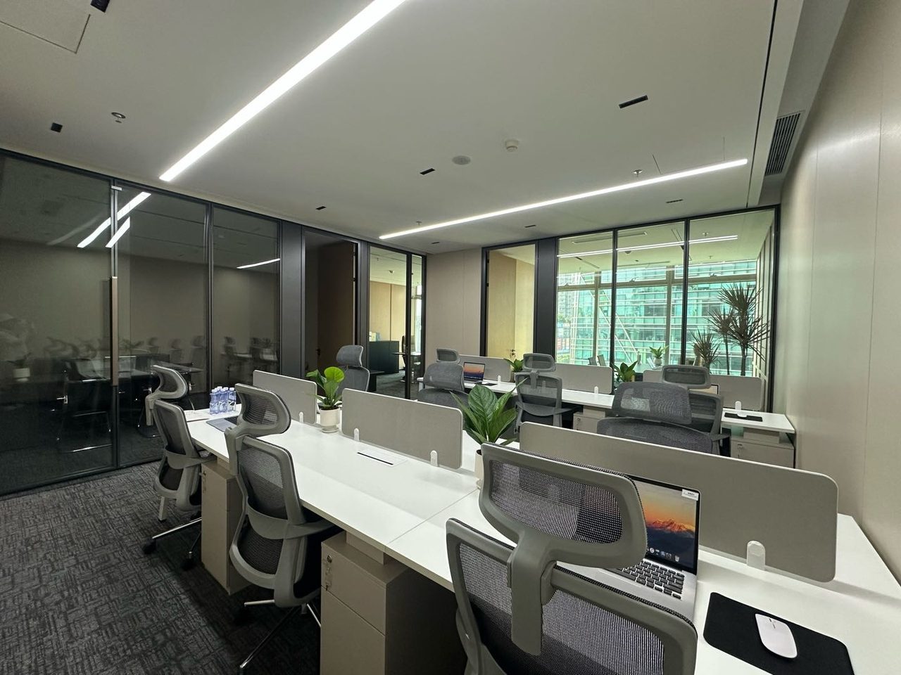 皇岗商务中心写字楼172㎡精装户型·低层东向出租实景图