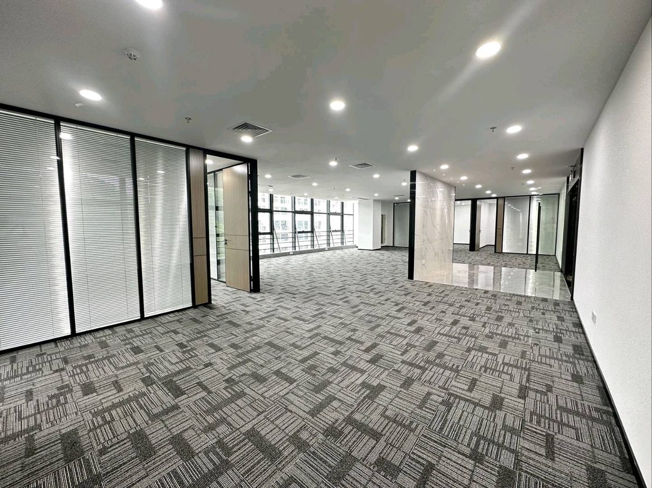 450㎡精装办公室 奋成智谷大厦·中层