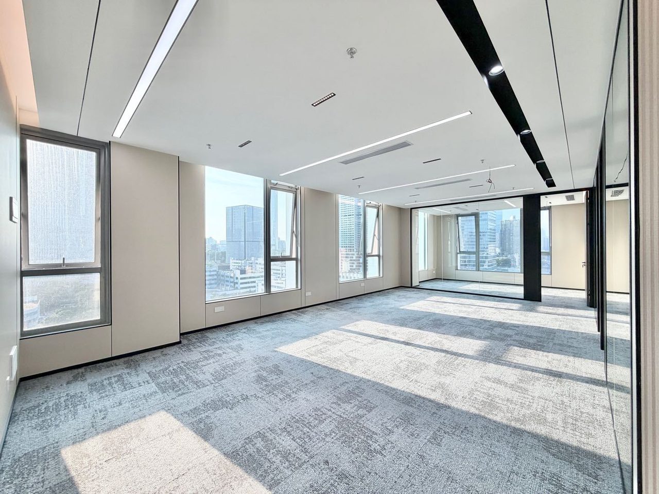 南山区科技园 远望谷大厦284㎡精装办公间低层出租