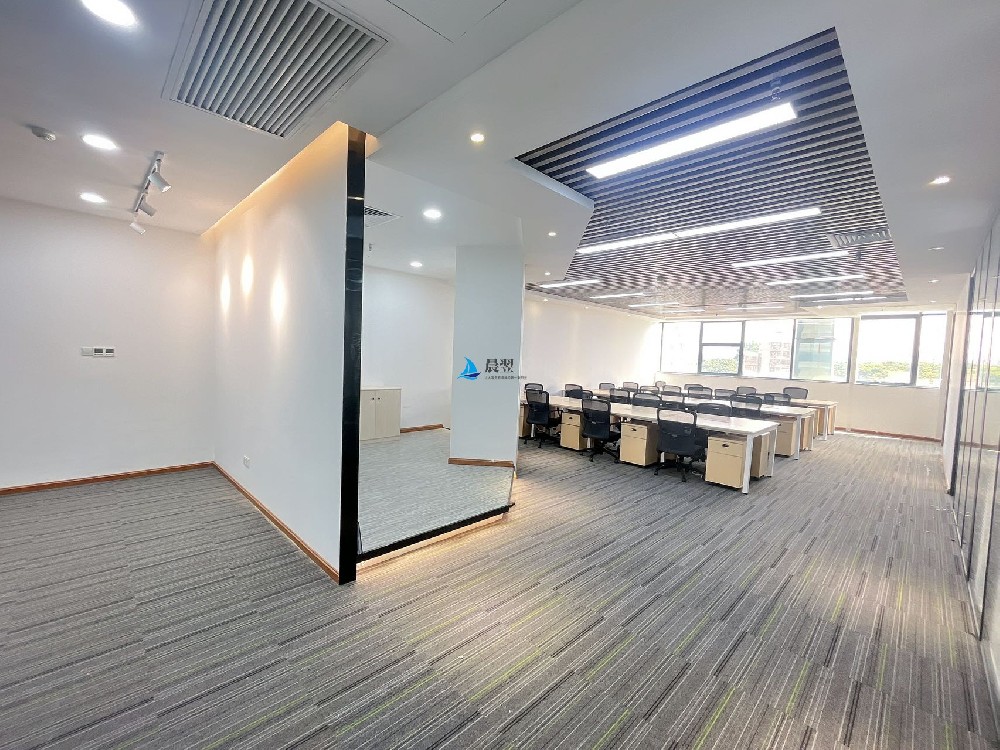 深圳西部硅谷350㎡办公室出租，3+1格局，近地铁口，可办红本租赁凭证实景图