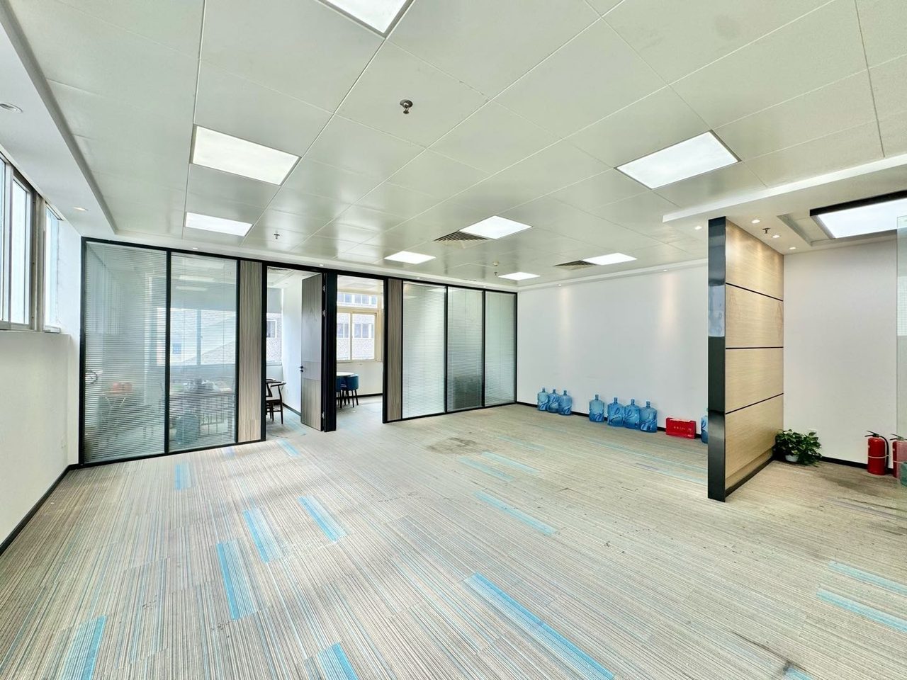 南山区科技园 麻雀岭工业区212㎡精装办公间高层出租