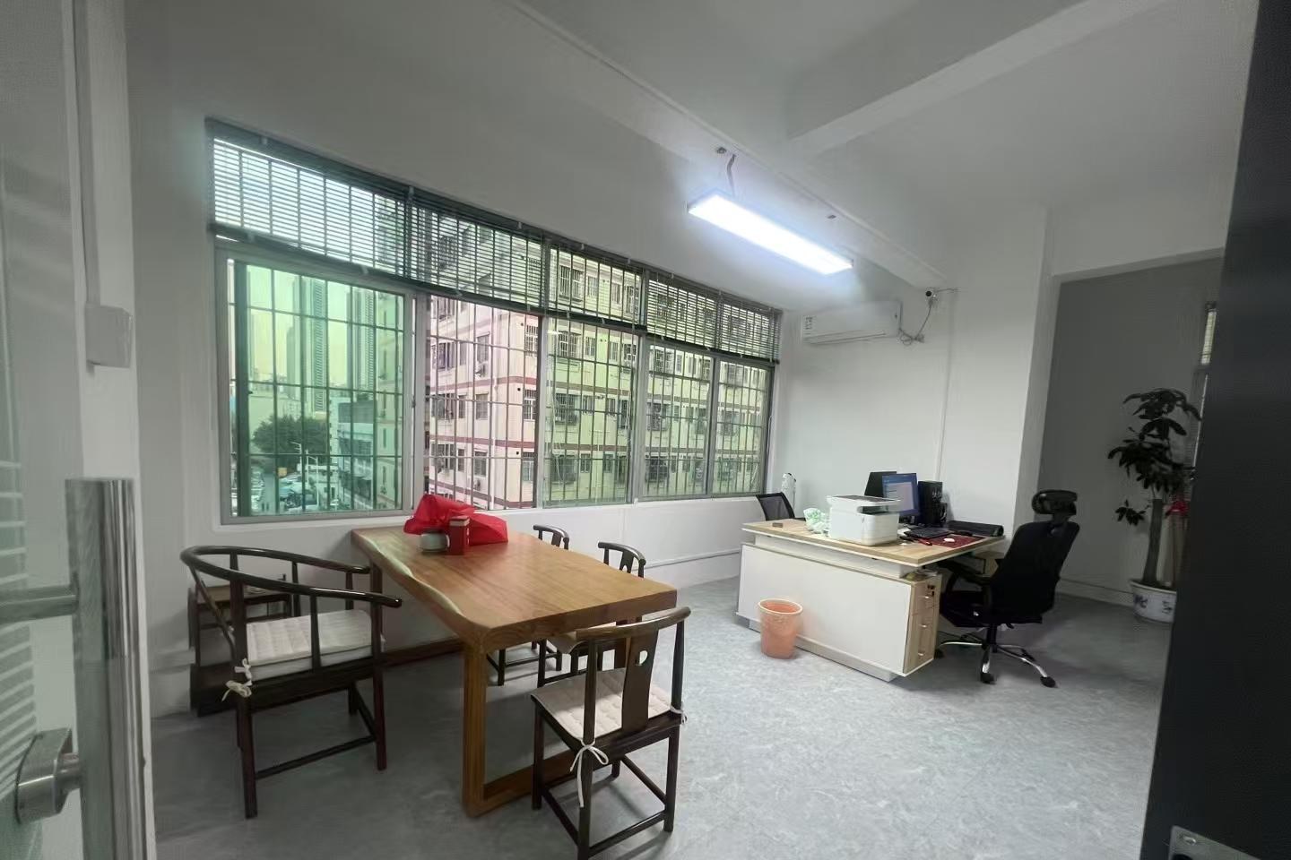 万盛创业园 438㎡ 精装 低楼层办公室出租