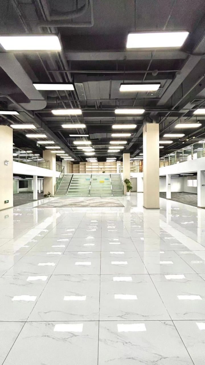 南山区科技园 中科纳能大厦2030㎡精装办公间高层出租