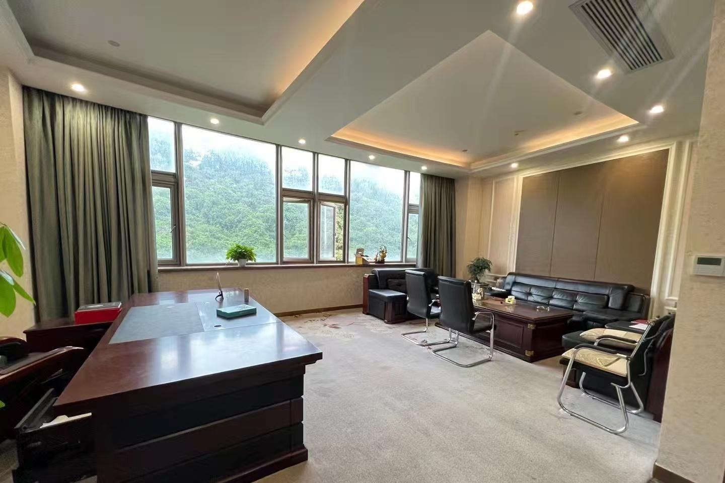 沐兰艺术大厦 4300㎡ 精装 中楼层办公室出租