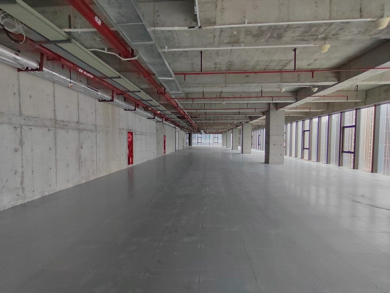 前海科兴科学园(正中华丽中心)1200㎡精装办公室出租,高层四面采光向采光好实景图