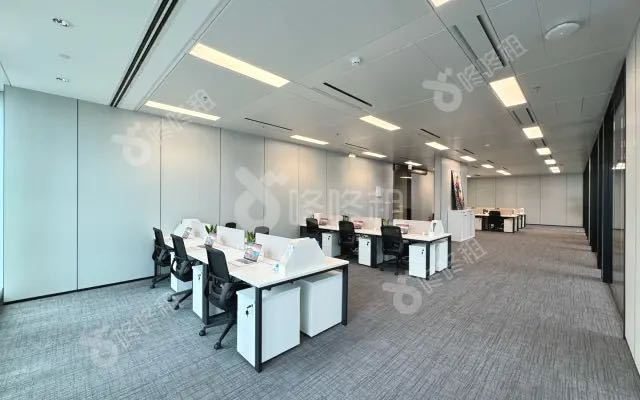 联想后海中心498㎡豪装办公室出租，中层东向采光好