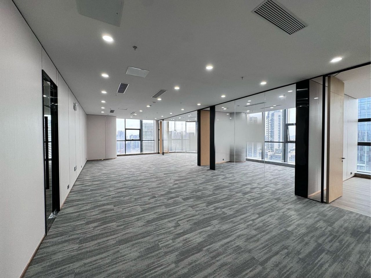 勤诚达大厦写字楼375㎡精装户型·高层东北向出租实景图