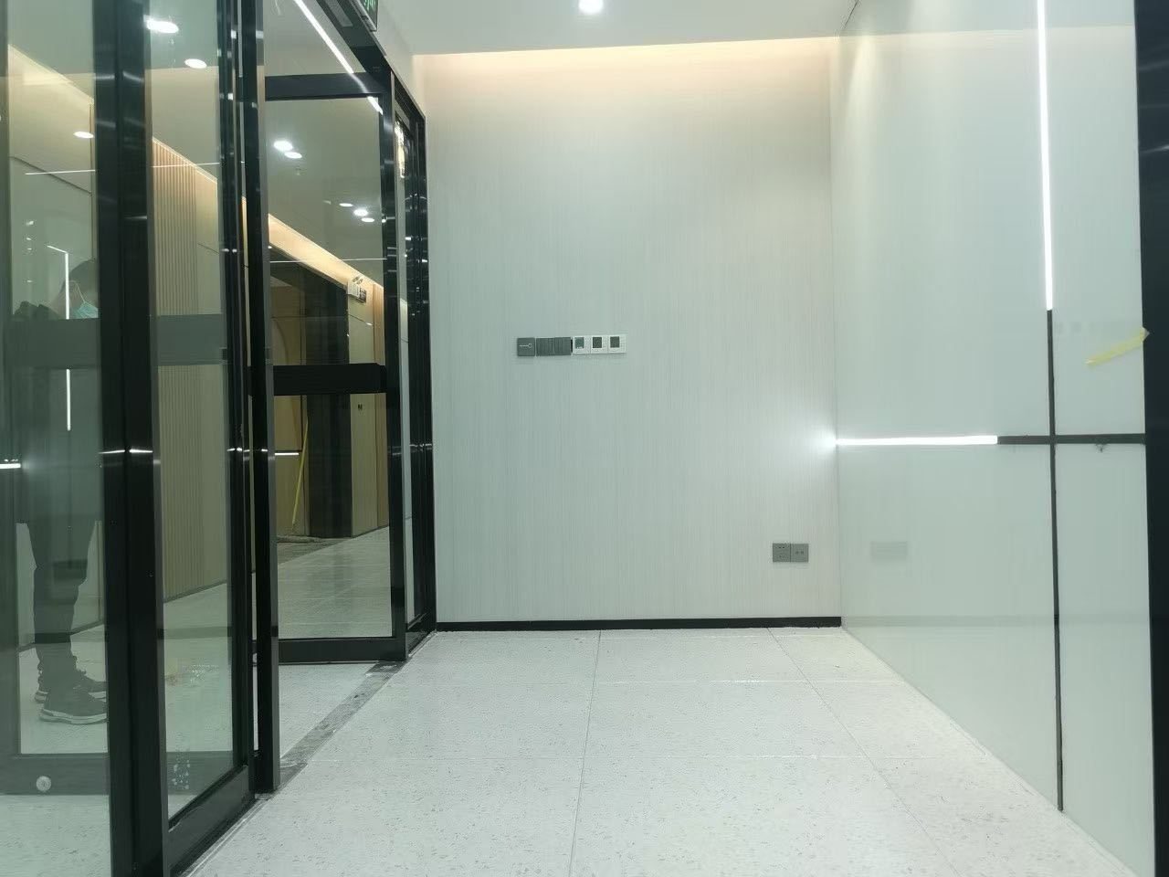 南山区科技园 华中科技大学深圳产学研基地178㎡精装办公间中层出租