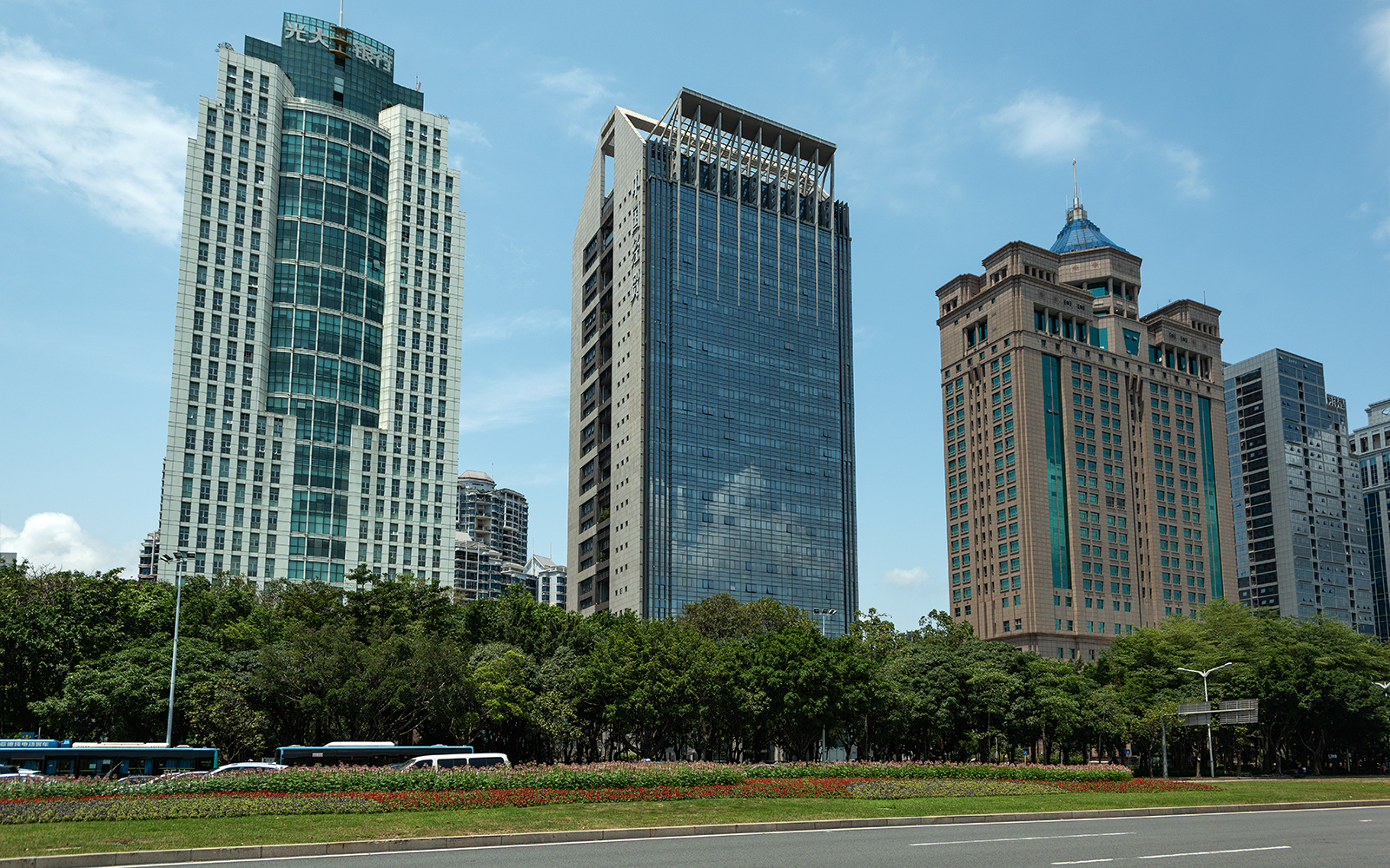 中国经贸大厦实景图