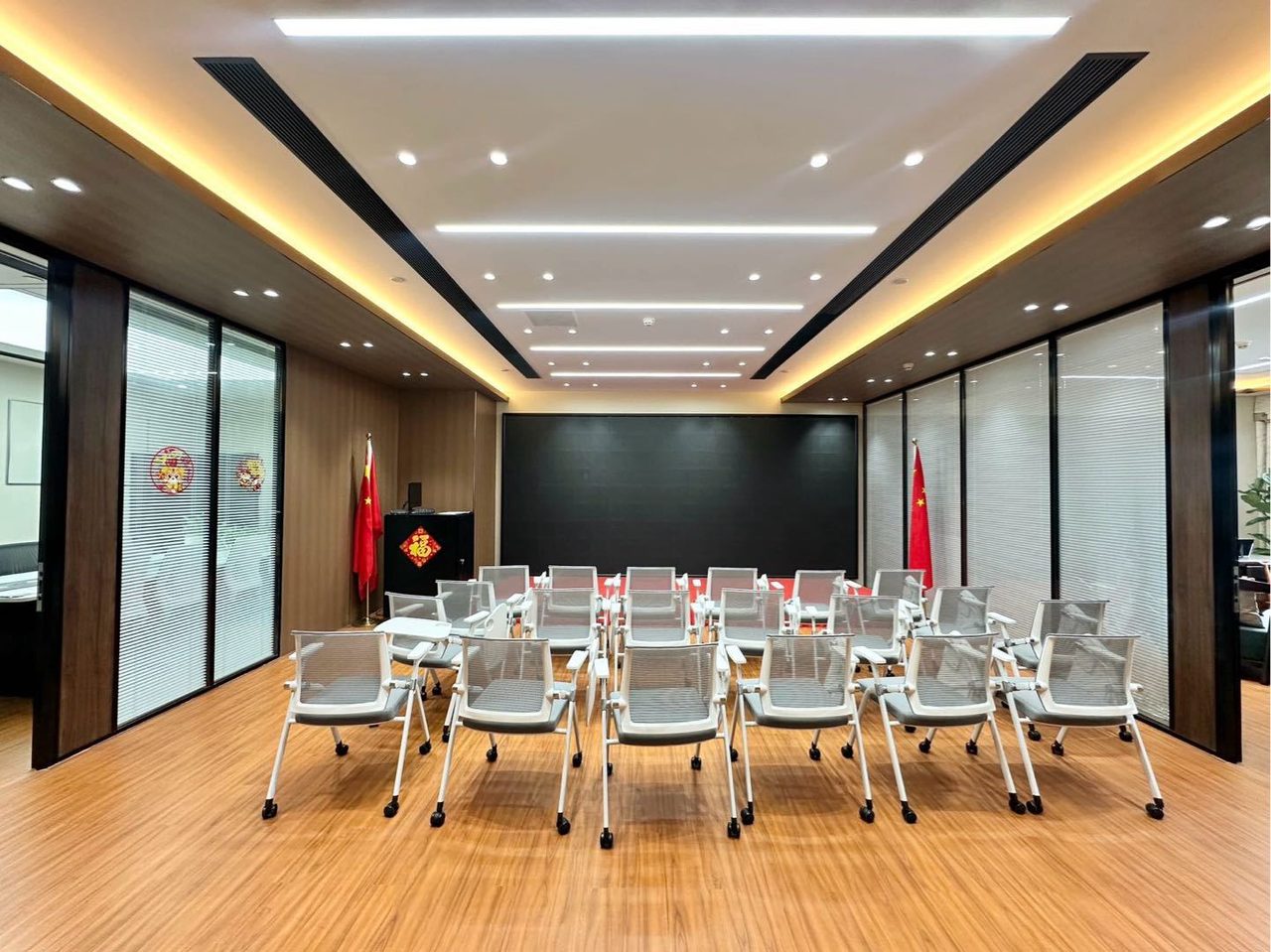 南山区科技园 北科大厦628㎡豪装办公间中层出租