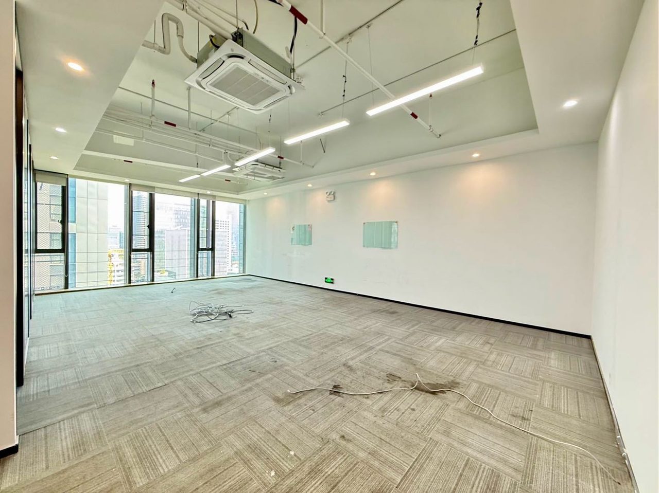 南山区科技园 北邮科技大厦123.42㎡精装办公间中层出租实景图
