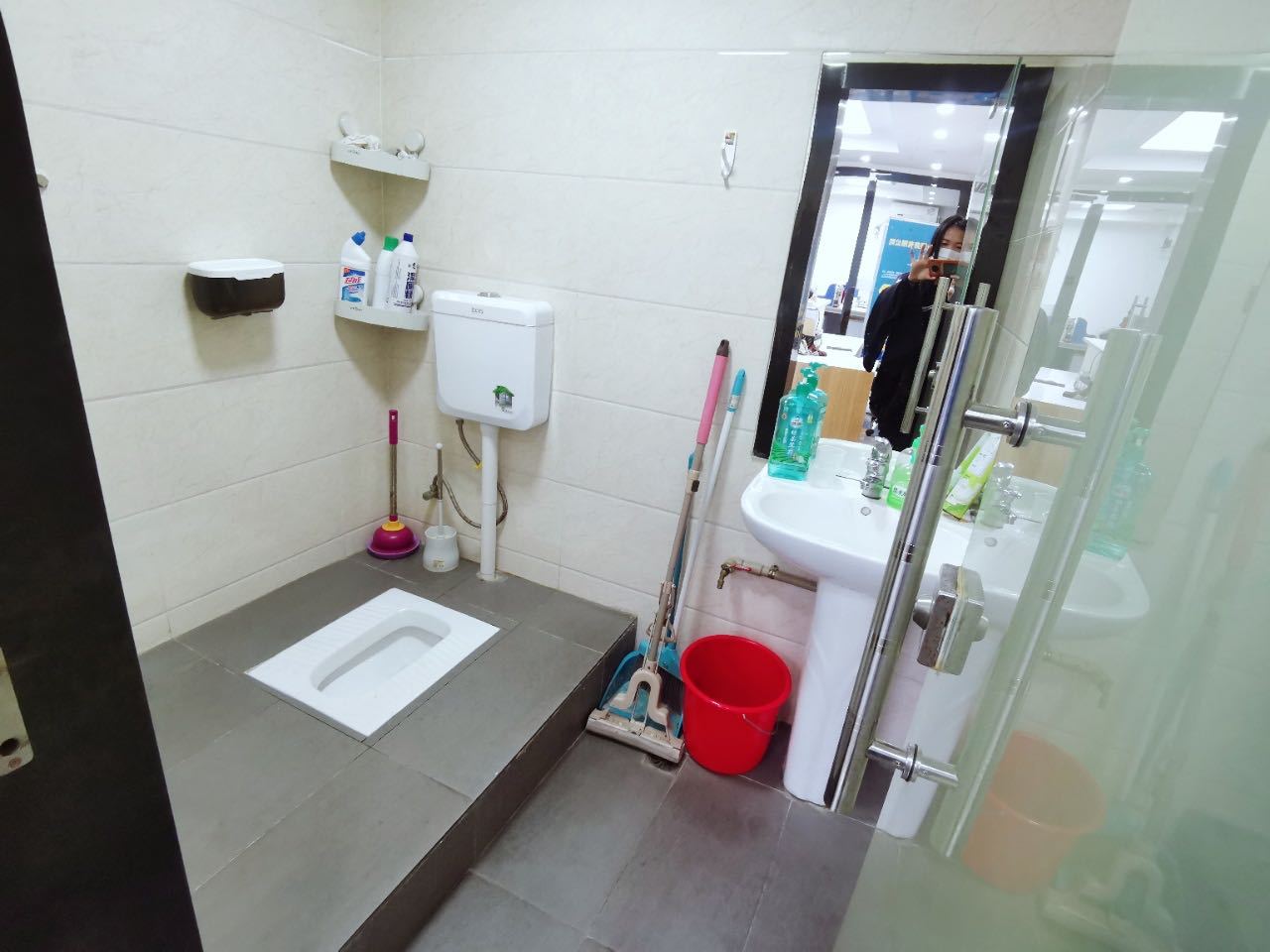 中深花园大厦 124.7㎡ 精装 中层办公室出租