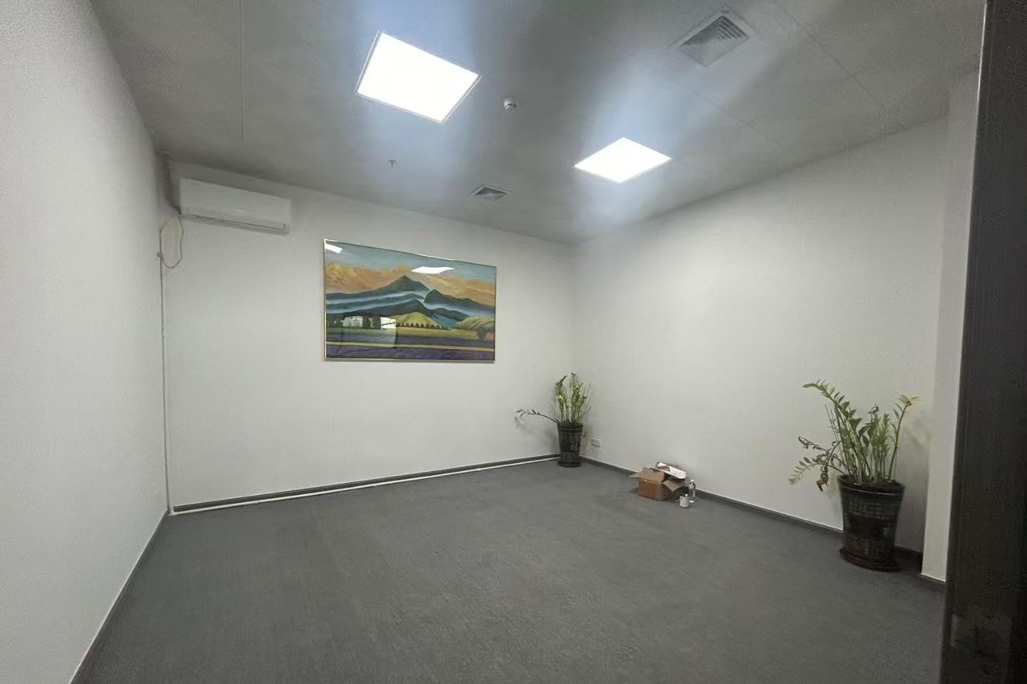 颐丰华创新产业园 680㎡ 精装 低楼层办公室出租