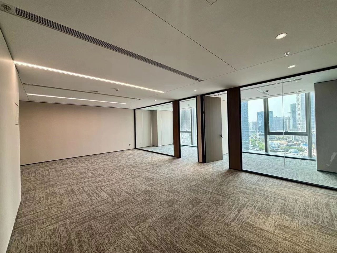南山区后海写字楼出租 海信南方大厦 125㎡豪装实景图