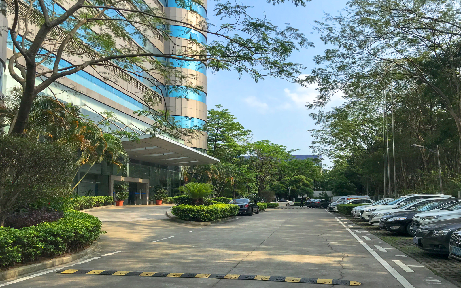 摩比天线大楼(摩比大厦)实景图