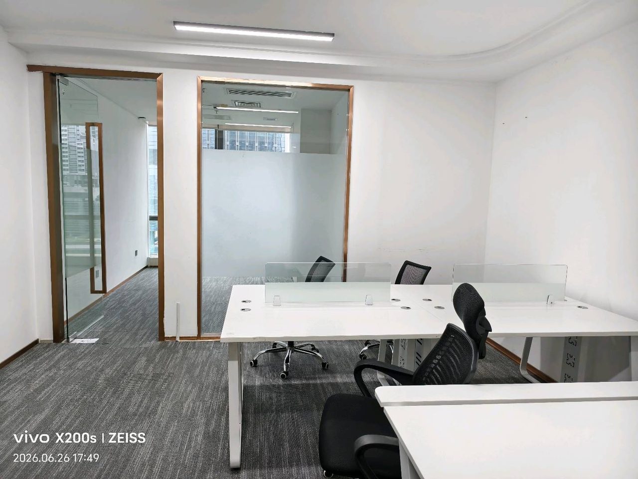 波顿大厦88㎡精装办公室出租,中层南向采光好