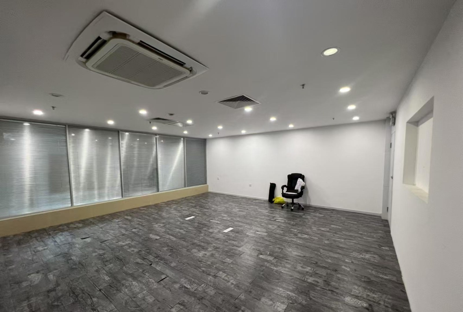 中芬设计园 151㎡ 精装 低楼层办公室出租