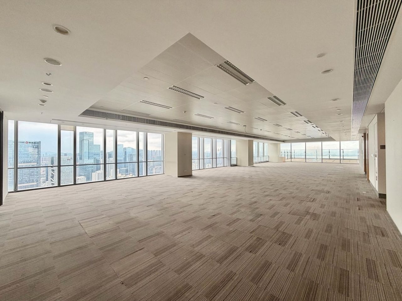 南山区后海 航天科技广场2460㎡精装办公间高层出租实景图