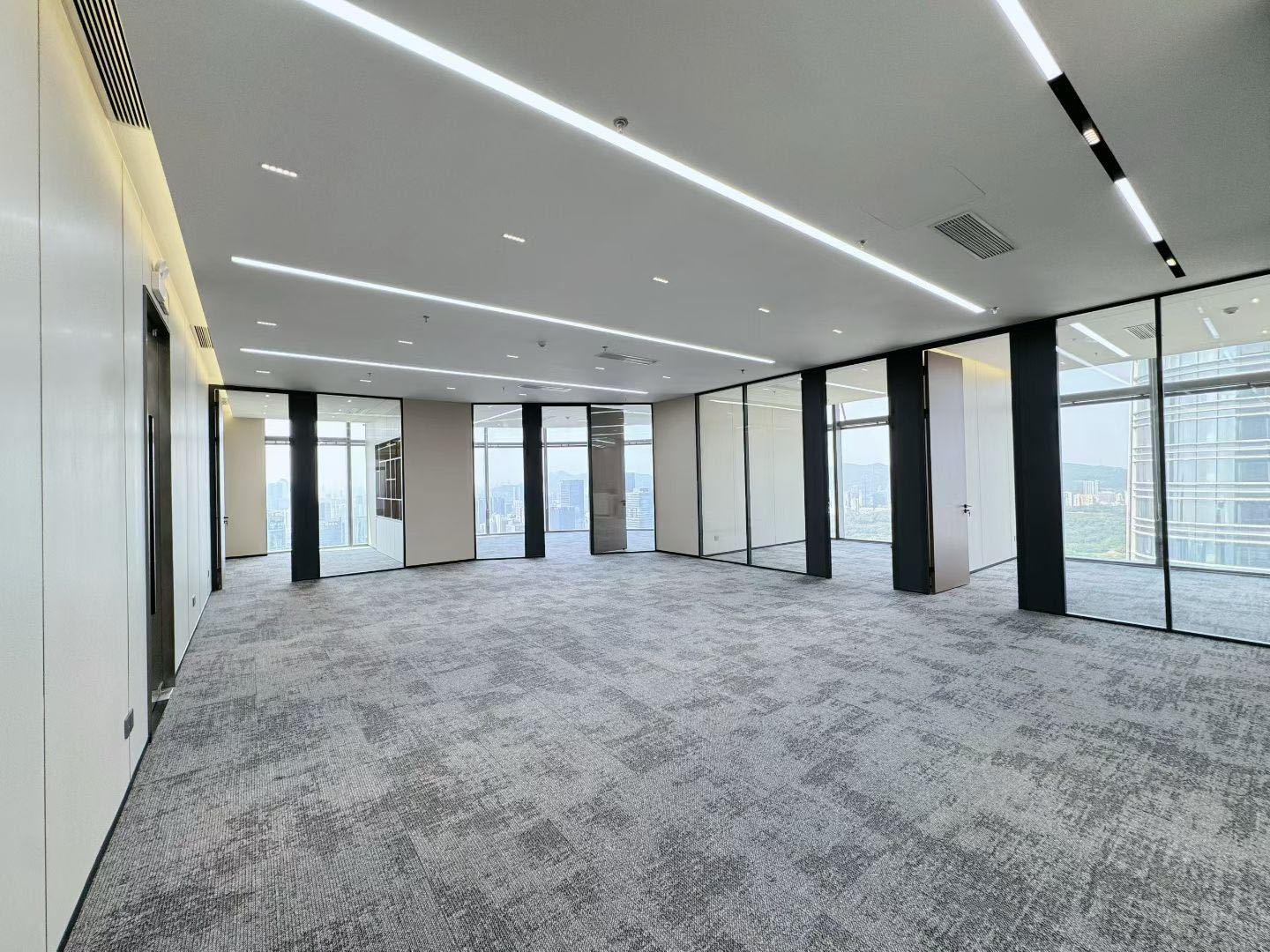 皇庭中心 439㎡ 精装 高层办公室出租实景图