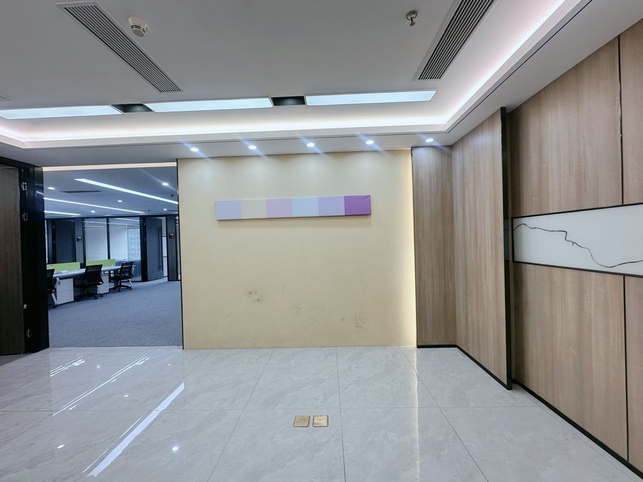 豪威科技大厦写字楼385㎡精装户型·高层西北向出租