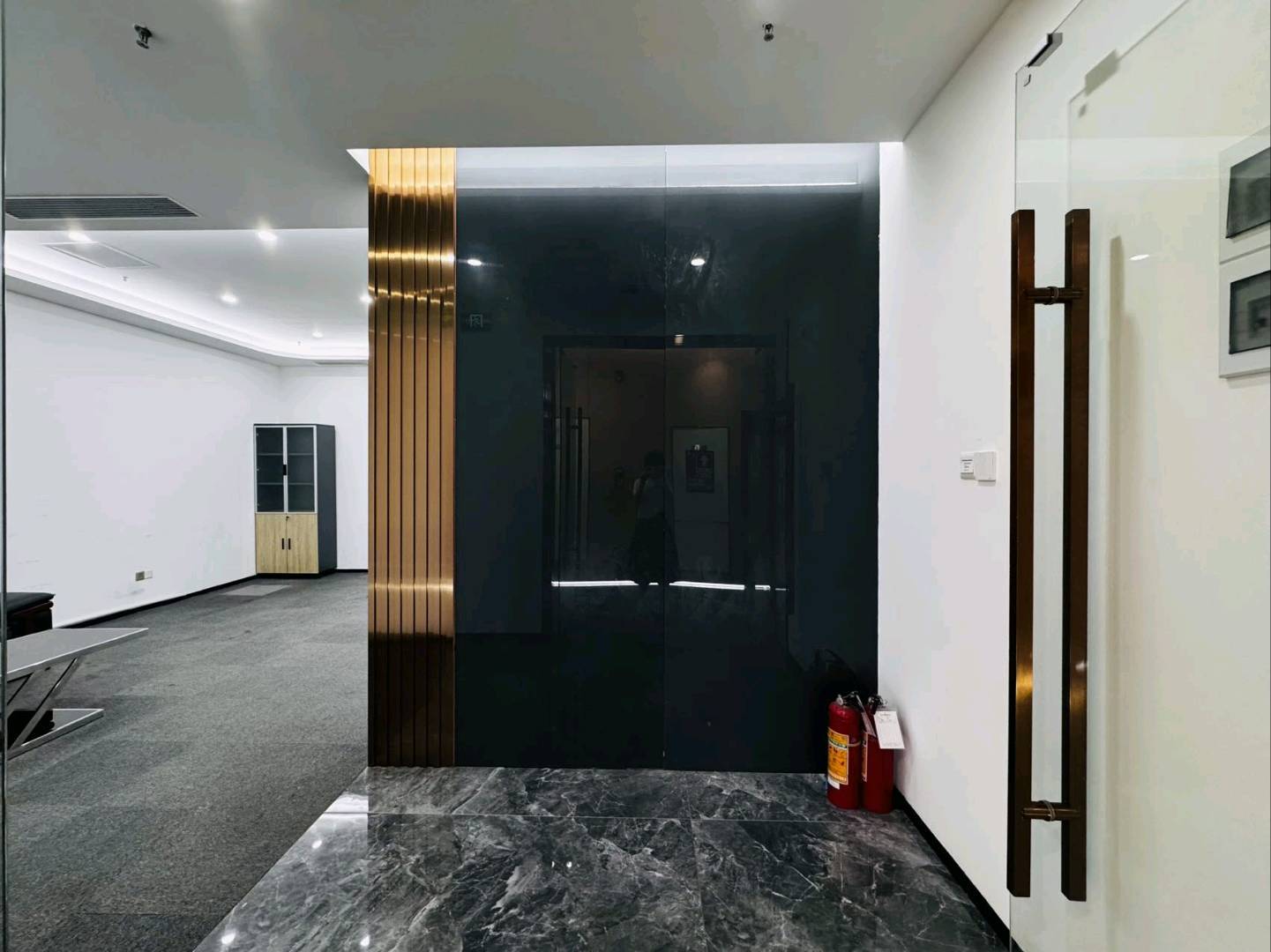 方大城 160㎡ 精装 中层办公室出租