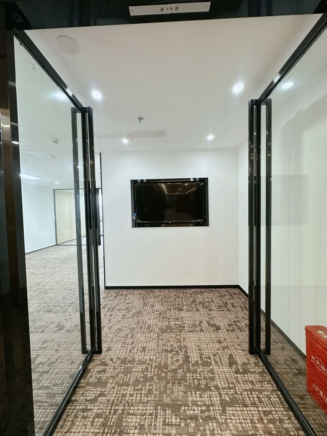 南山区科技园 航盛科技大厦109㎡精装办公间中层出租