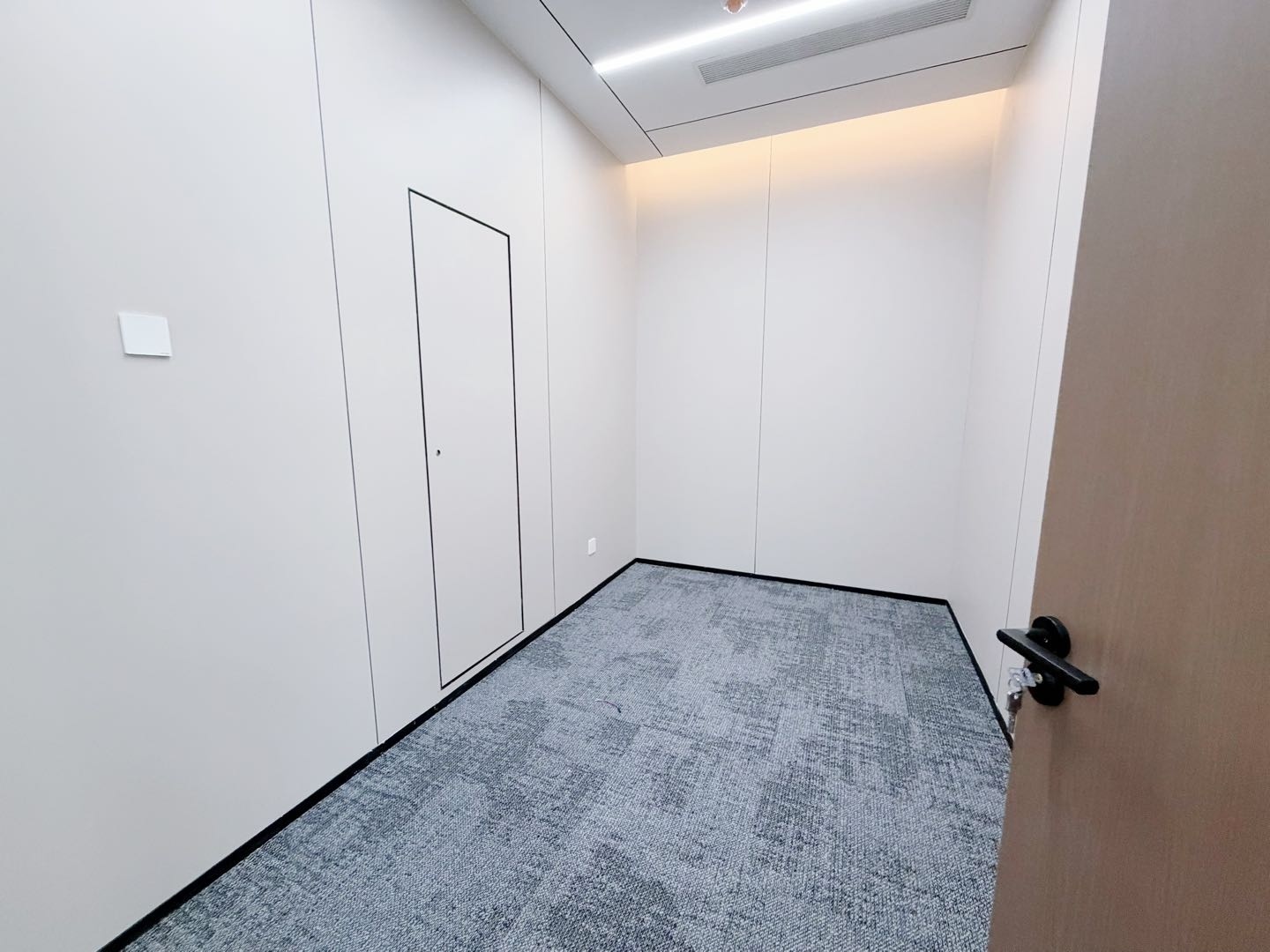 前海自贸大厦 90㎡ 精装 低层办公室出租