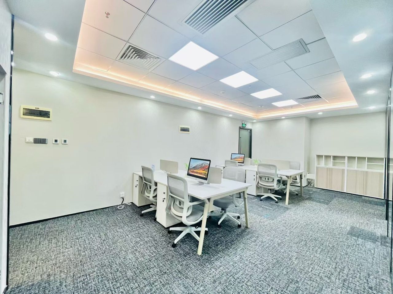 中洲控股中心写字楼238㎡精装户型·高层西南向出租