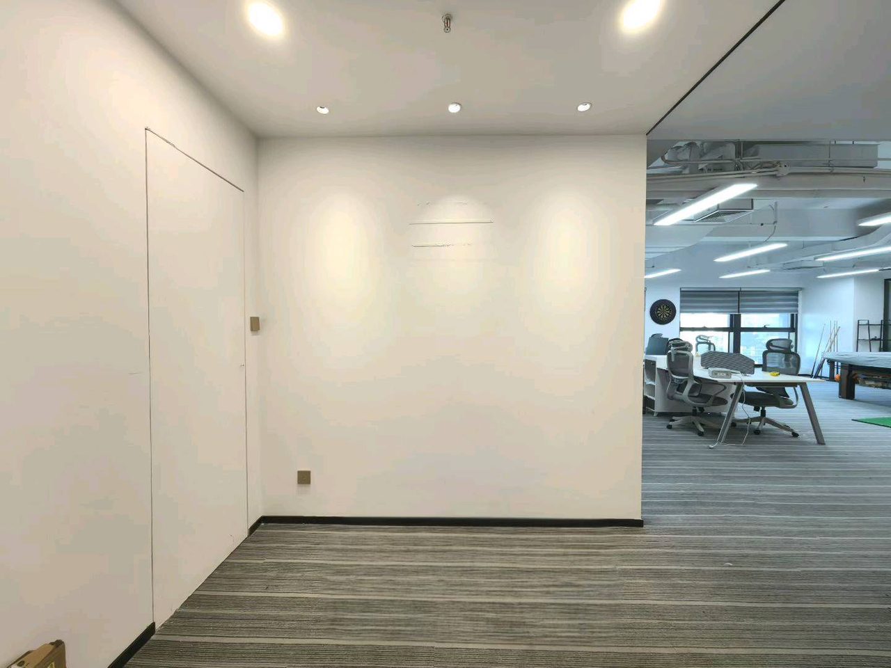 271㎡精装办公室 莲花广场·近中山公园站·中层