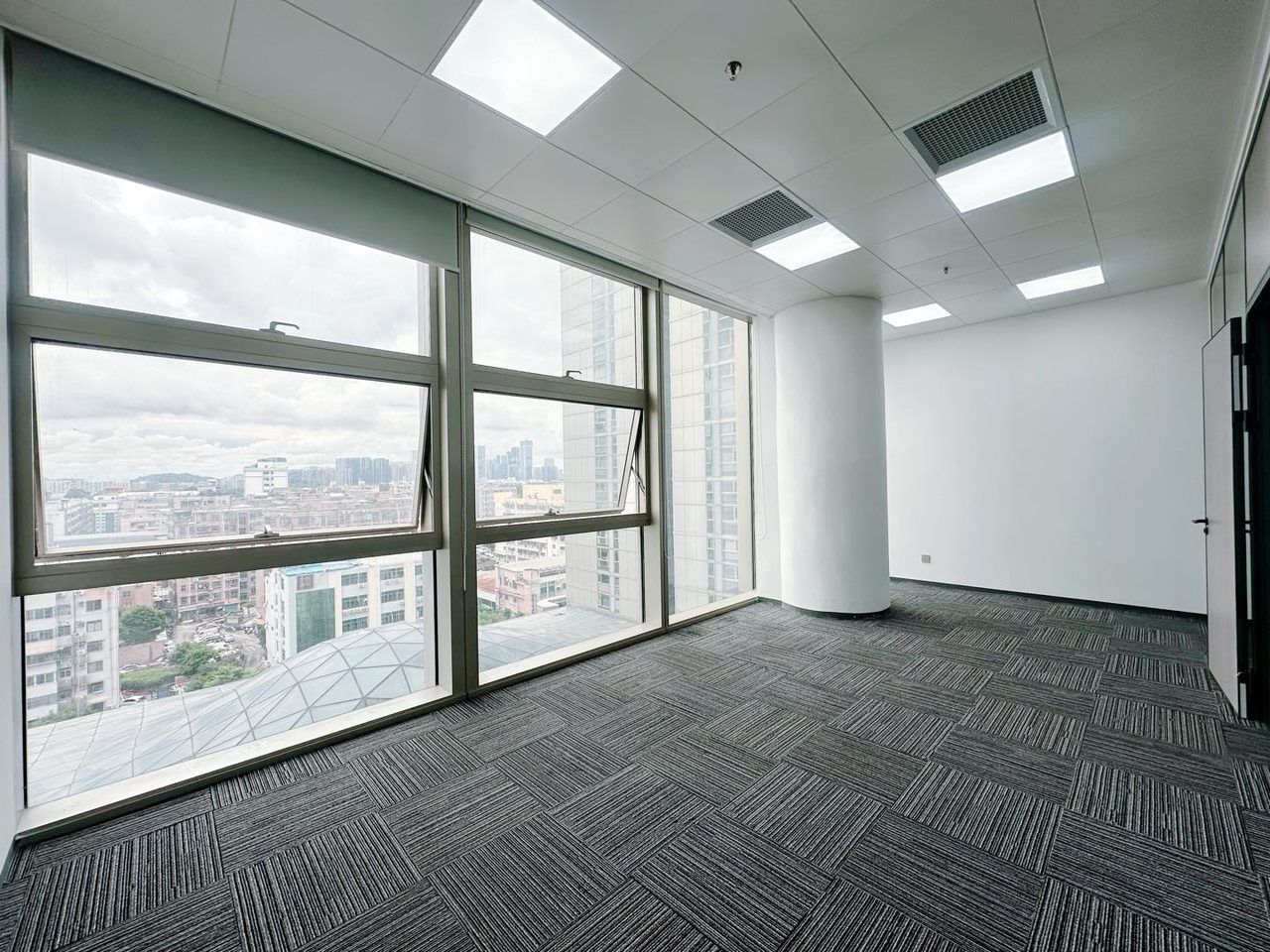 124㎡精装办公室 立润富达广场·近中山公园站·中层